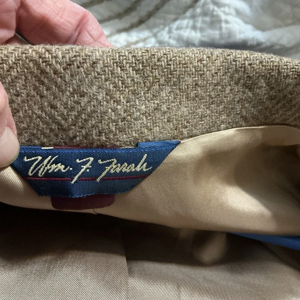 Wm F Farah VTG Sport Coat Blazer Herringbone Wool Tweed 42R USA MADE Elbow Patch